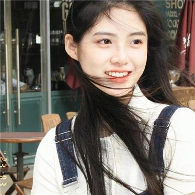 吉普车中的四人